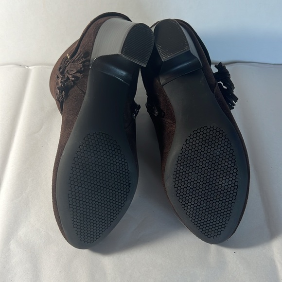 Vaneli Jancey Mika Suede Ankle Bootd - Picture 6 of 7